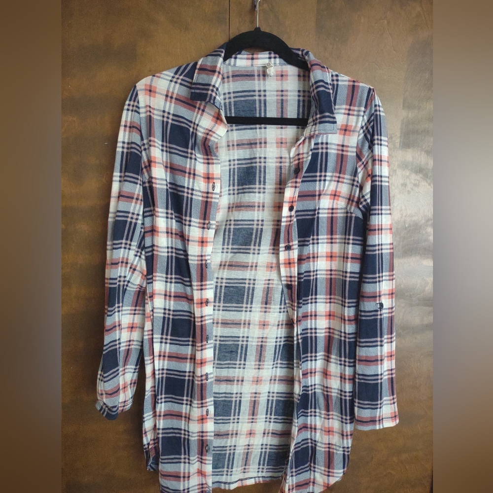 Junior's Wallflower Plaid Button Up Flannel Shirt || Medium